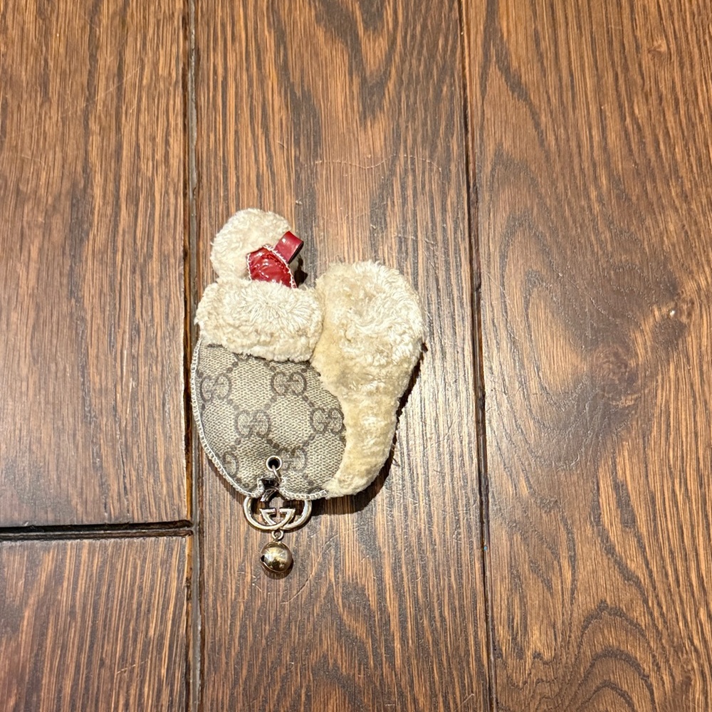 Gucci Beige and Red Key Holder - Picture 2 of 2